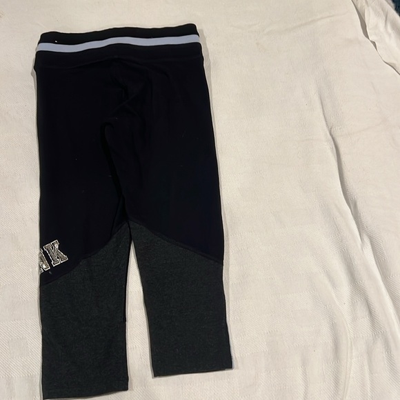 Victoria secret Capri yoga pants - Picture 5 of 6